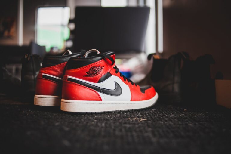 tênis nike preto e branco
